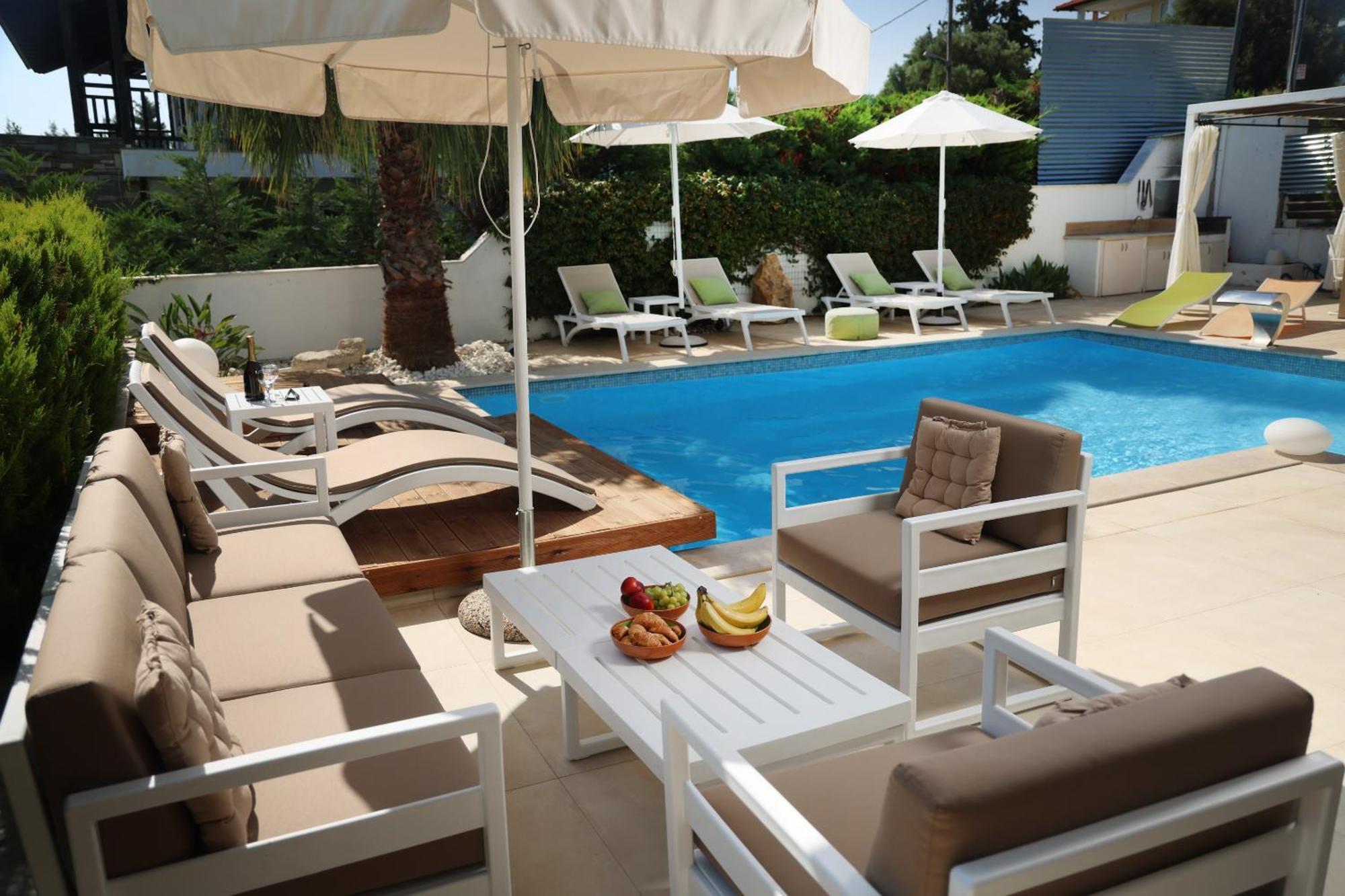 Villa Douglas - Private Pool, Bbq, 4Bdrms, View Pefkochori Exterior photo